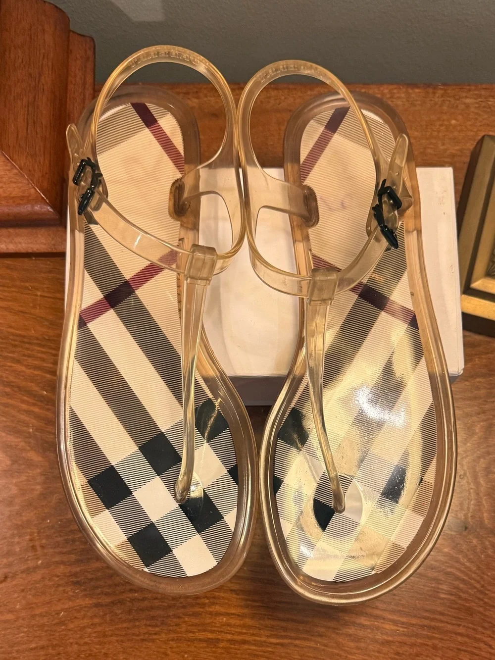 Burberry Transparent Nova Check Plaid Jelly T Strap Thong Flats Size 41 $298